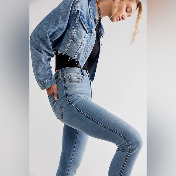 We The free Grvy High Rise Super Skinny Jeans 31 Blue Denim EUC - Picture 8 of 8